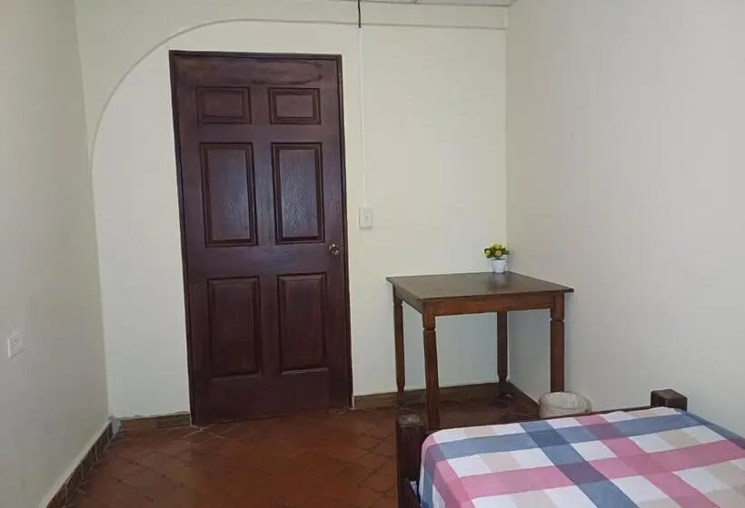 Pensione Bluerock Hostal