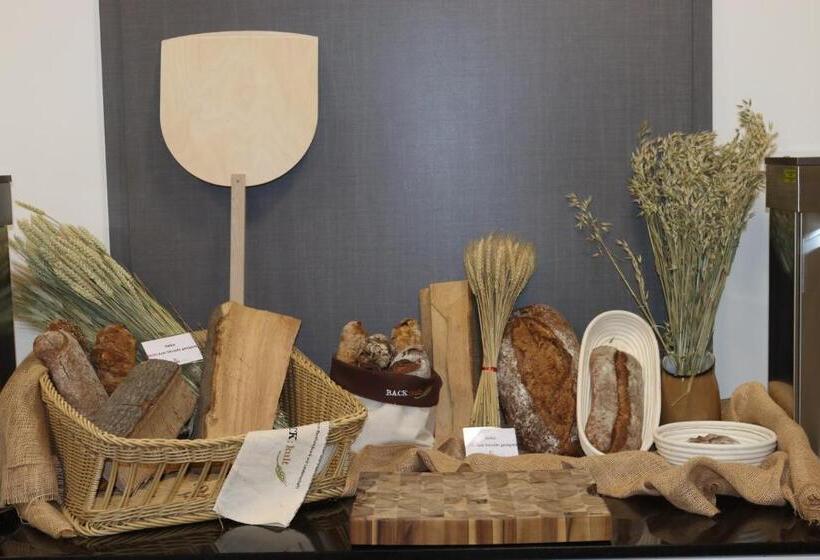 Einstein Hotel Am Römerpark