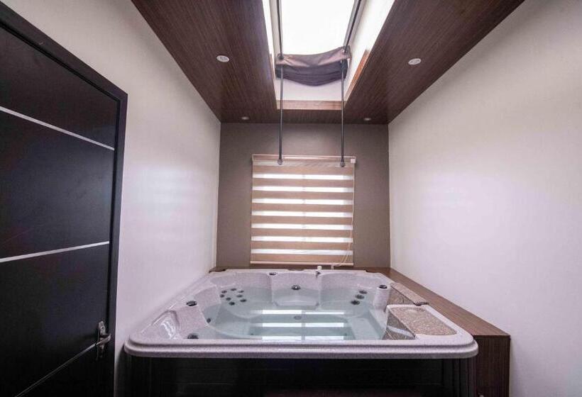 Lifestyle18 Hotel And Shortlet Apartments