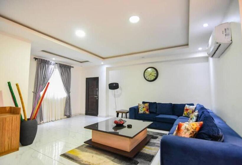 Lifestyle18 Hotel And Shortlet Apartments