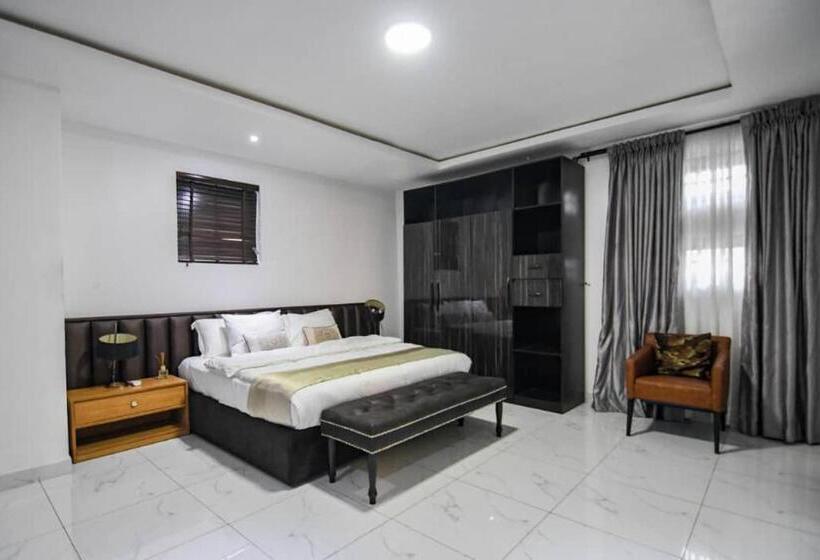 Lifestyle18 Hotel And Shortlet Apartments