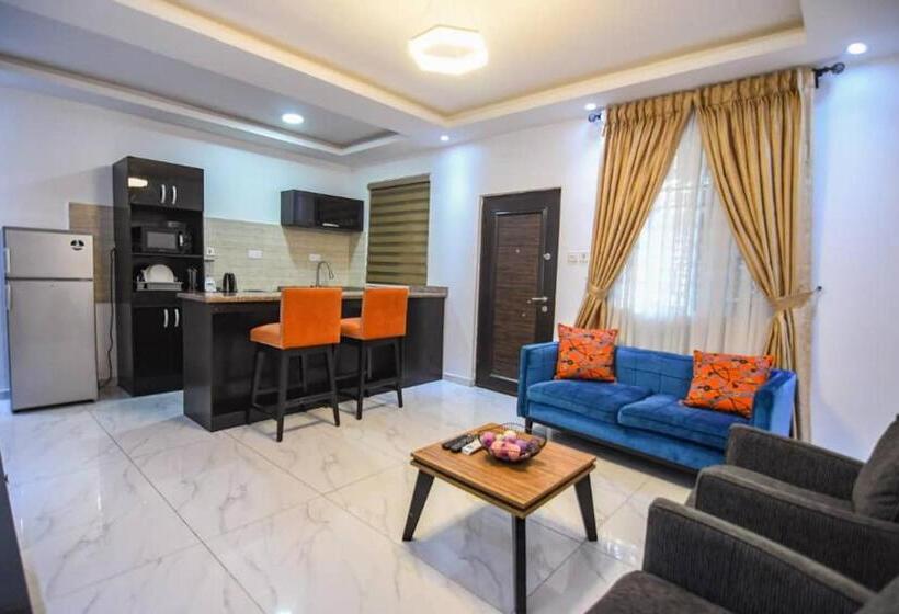 Lifestyle18 Hotel And Shortlet Apartments