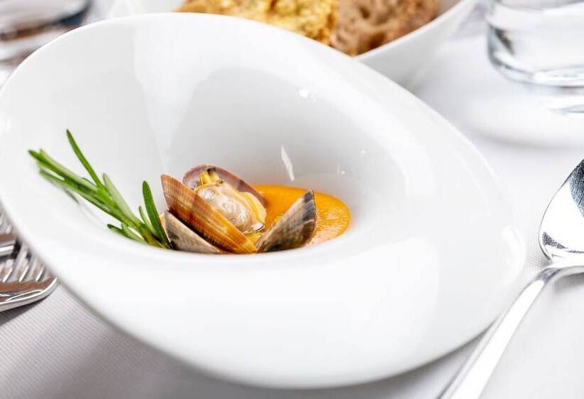 Palace Lido Hotel & Suites