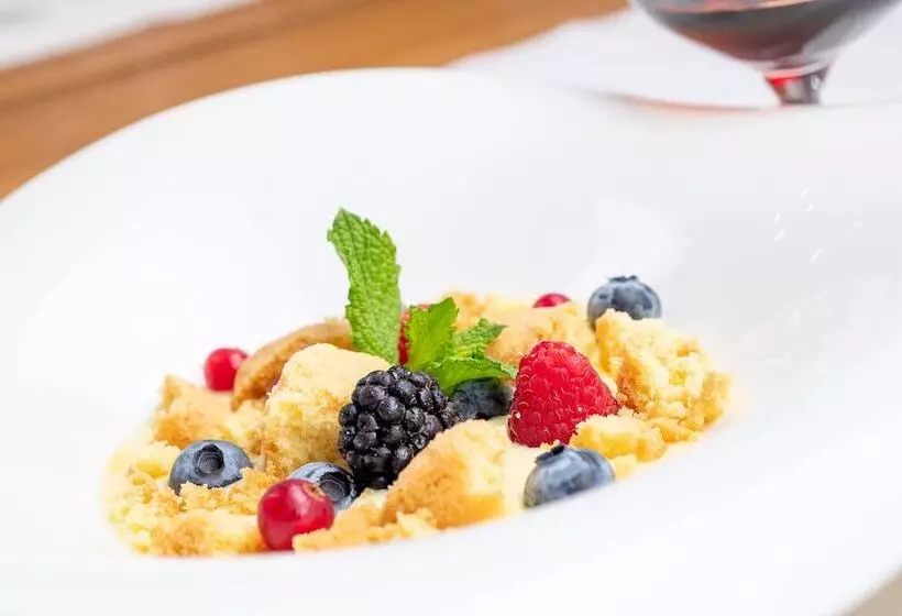 Palace Lido Hotel & Suites