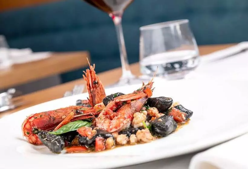 Palace Lido Hotel & Suites