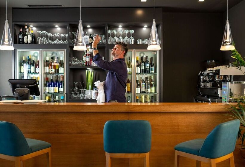 Palace Lido Hotel & Suites