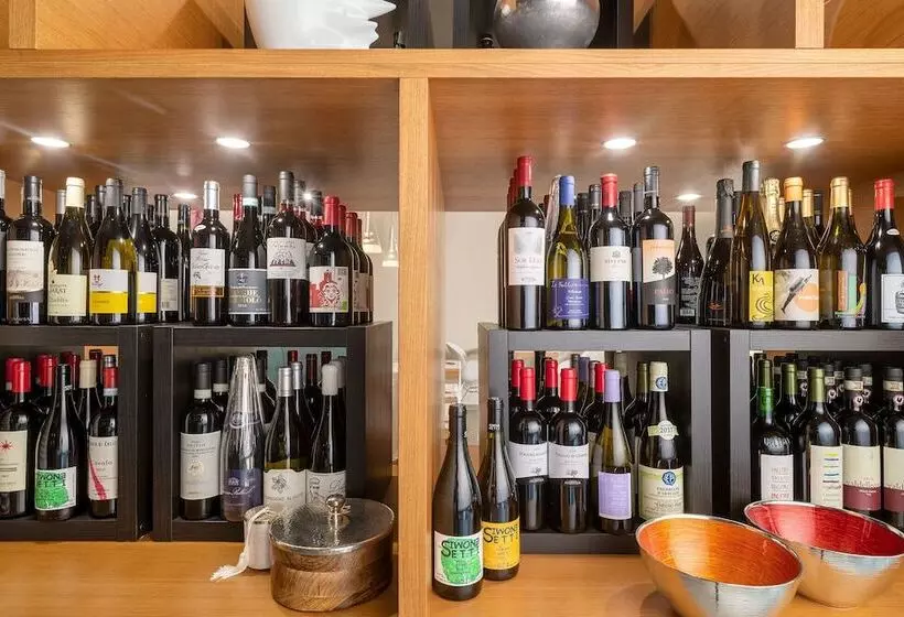 Palace Lido Hotel & Suites