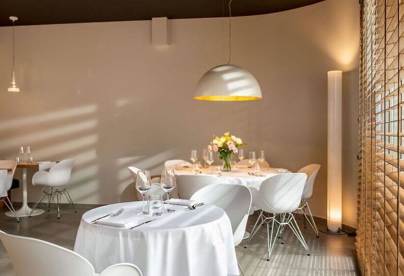 Palace Lido Hotel & Suites