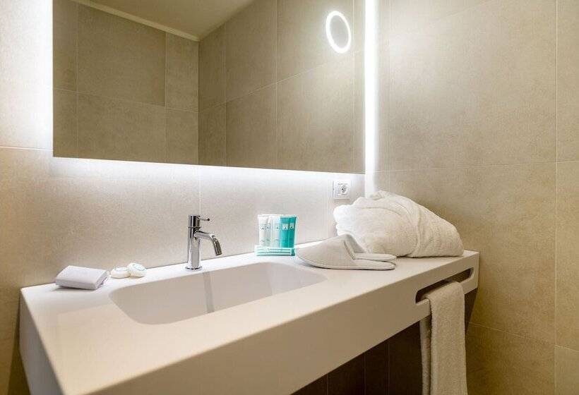 Palace Lido Hotel & Suites