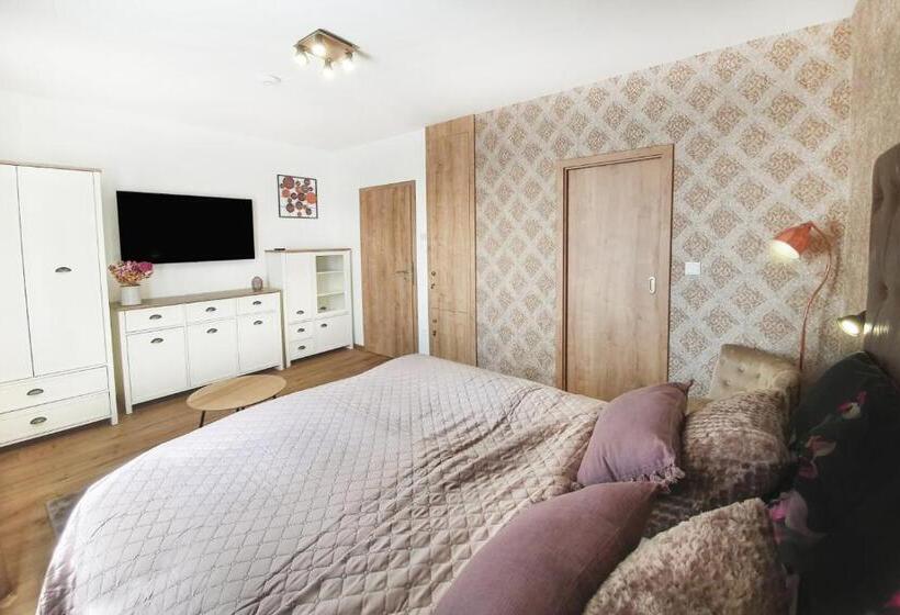 بنسيون Casa Perla