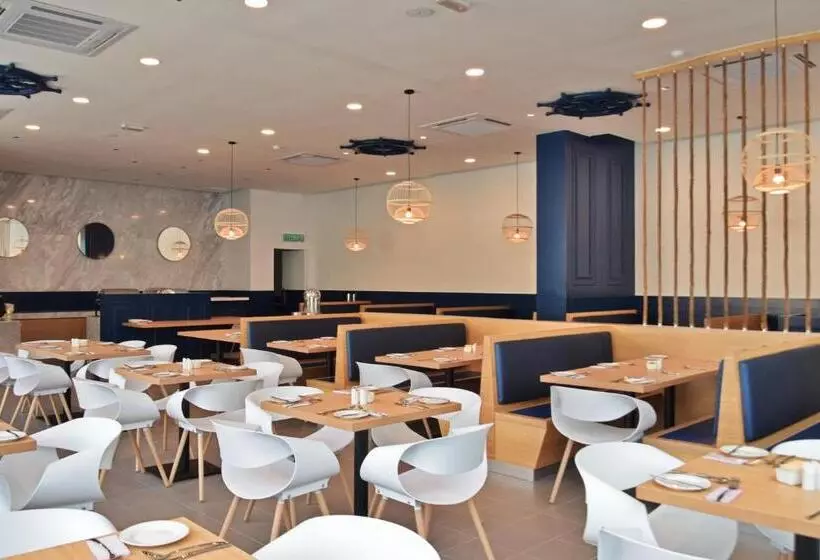 ホテル Avi Pangkor Beach Resort