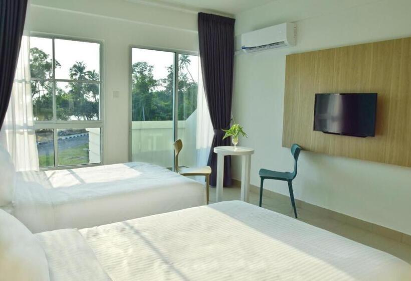 בית מלון כפרי Avi Pangkor Beach Resort