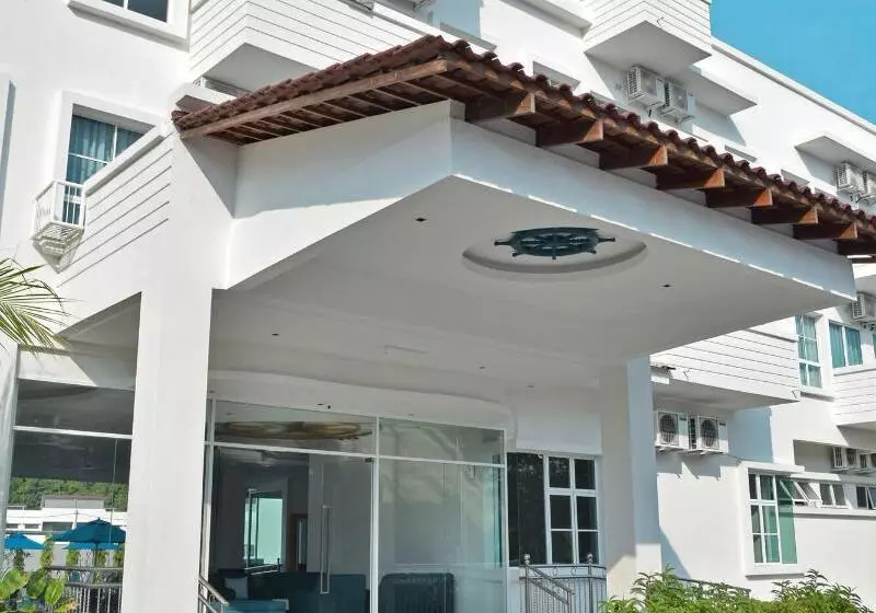 ホテル Avi Pangkor Beach Resort