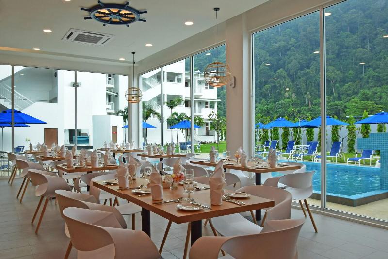 בית מלון כפרי Avi Pangkor Beach Resort