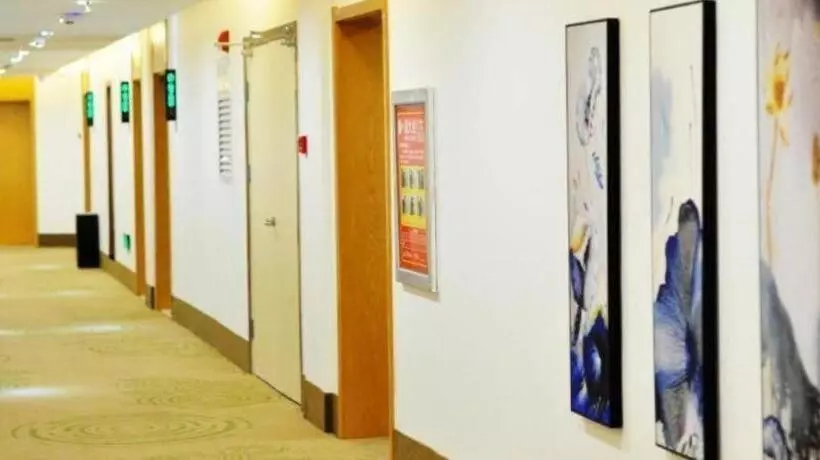 Hotelli Greentree Inn Anyang Tangyin Changhong Road