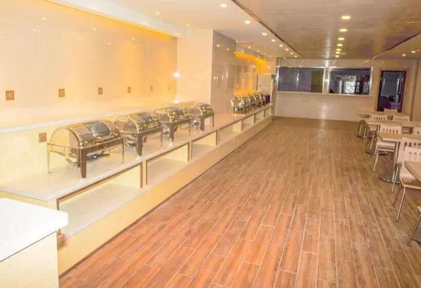 Hotelli Greentree Inn Tianjin Hedong District Tianjin Station Front Square Express