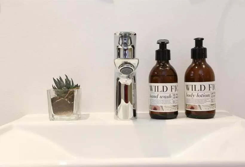 Majatalo The Lookout Guest House