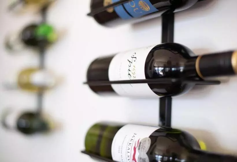 Majatalo The Lookout Guest House