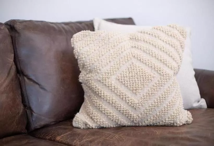 Majatalo The Lookout Guest House