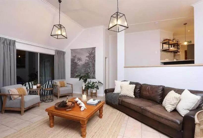 Majatalo The Lookout Guest House