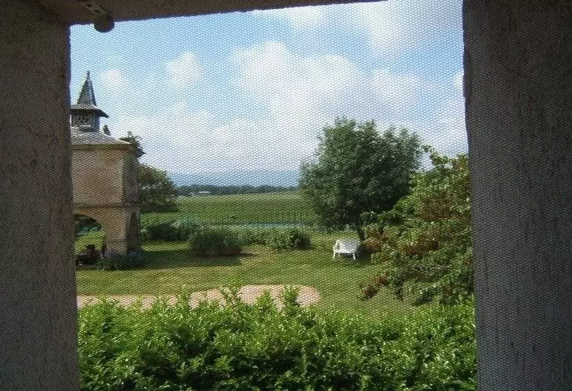 Aamiaismajoitus (B&B) Chambres D'hôtes Domaine D'en Baleux