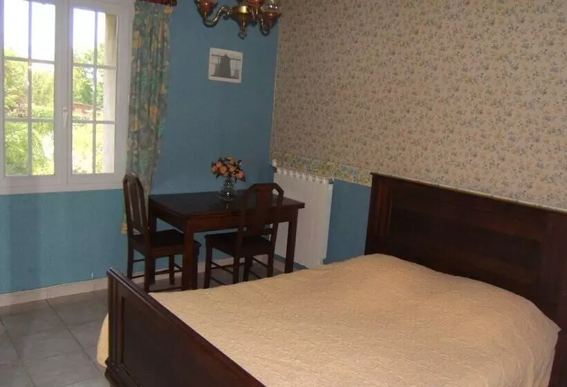 Aamiaismajoitus (B&B) Chambres D'hôtes Domaine D'en Baleux