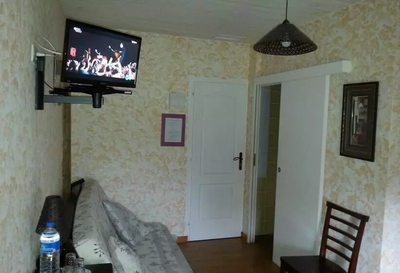 Aamiaismajoitus (B&B) Chambres D'hôtes Domaine D'en Baleux