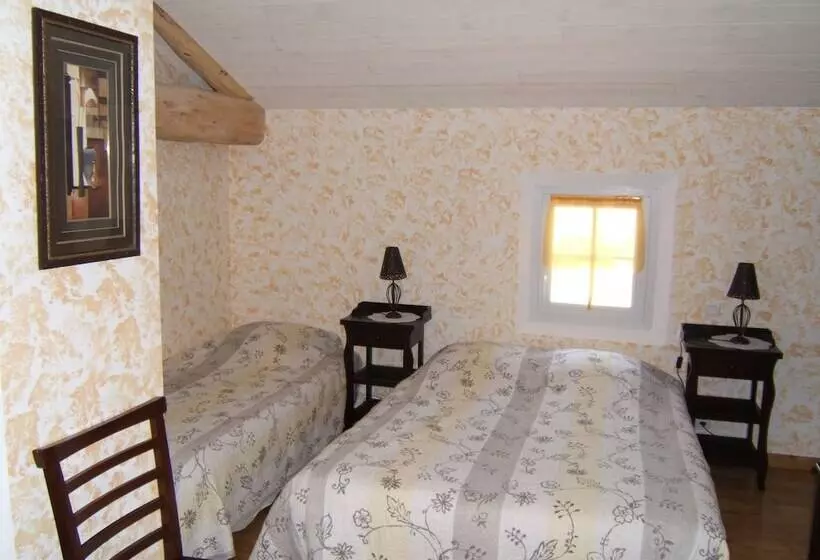 Aamiaismajoitus (B&B) Chambres D'hôtes Domaine D'en Baleux