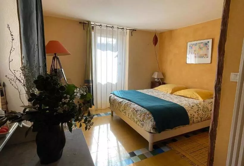 Aamiaismajoitus (B&B) Mas Suéjol