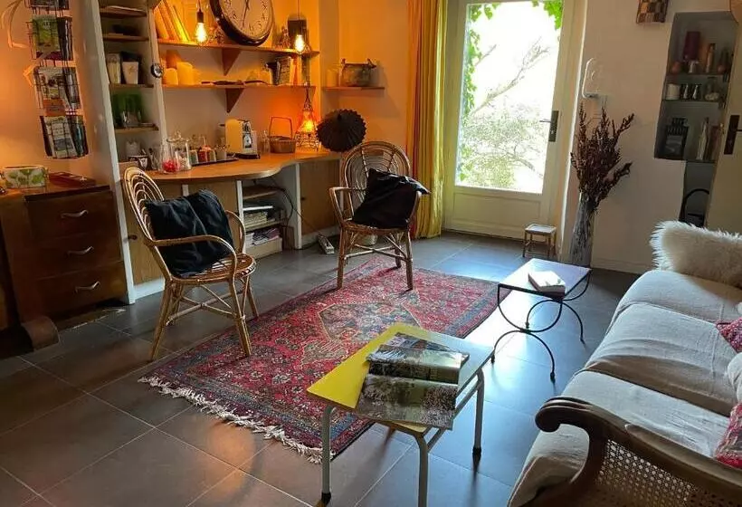 Aamiaismajoitus (B&B) Mas Suéjol