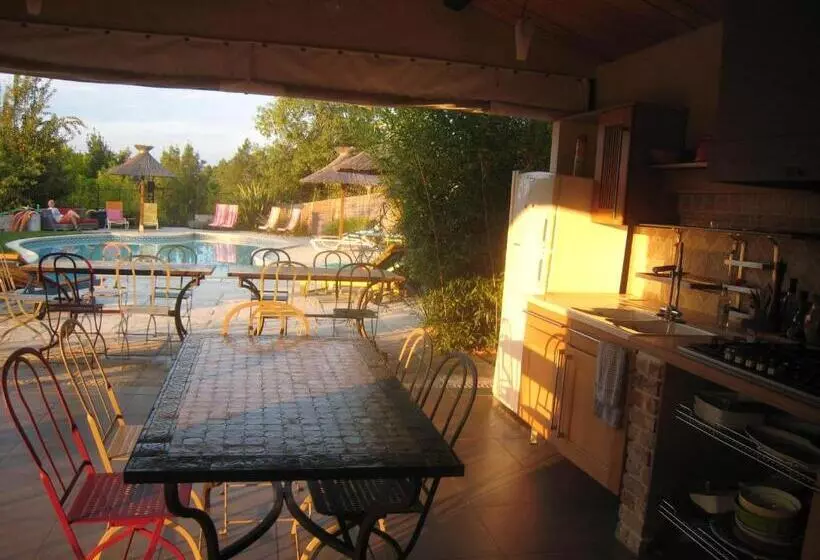 Aamiaismajoitus (B&B) Mas Suéjol