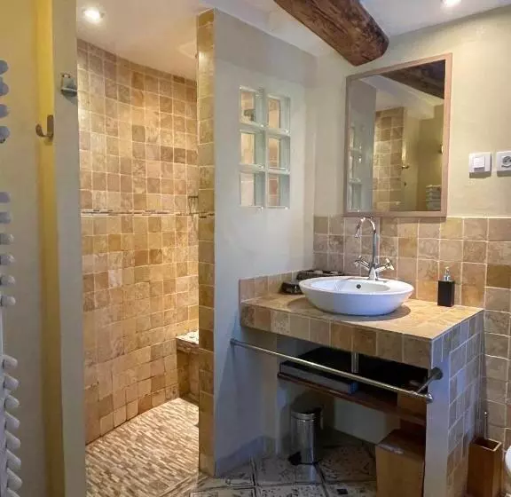 Aamiaismajoitus (B&B) Mas Suéjol