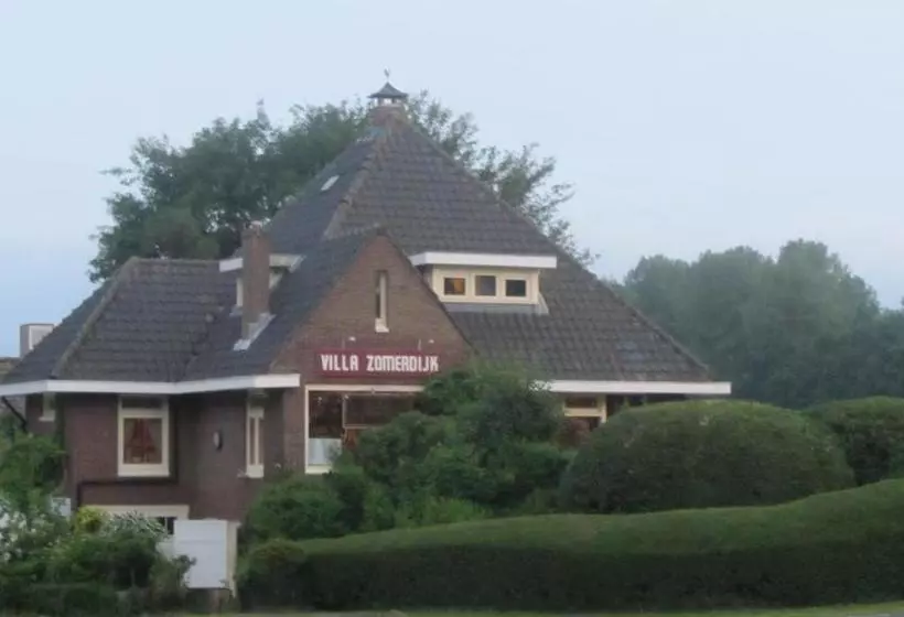 ベッドアンドブレックファースト Villa Zomerdijk