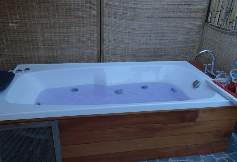 هتل Faro Del Valle