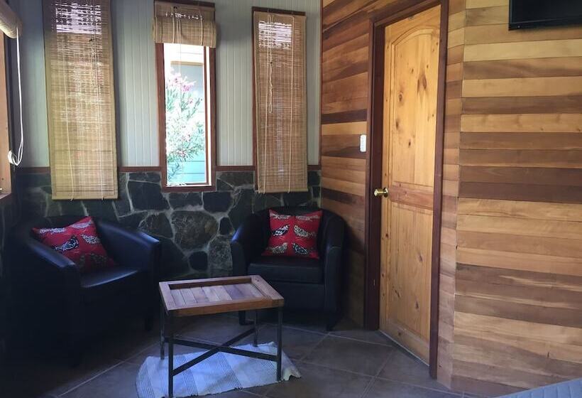 هتل Faro Del Valle