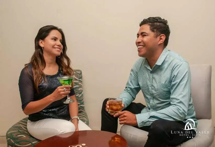 هتل Suite Luna Del Valle