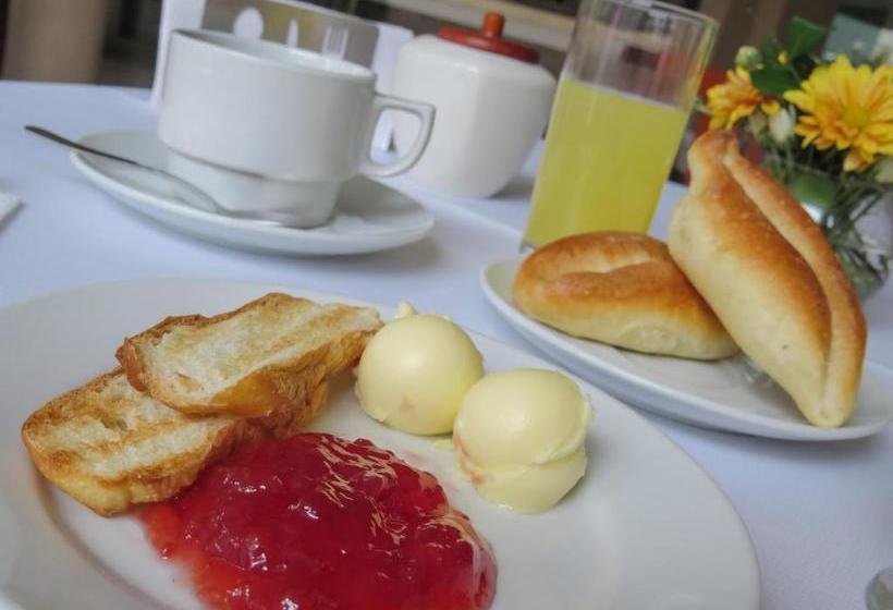 هتل Suite Luna Del Valle