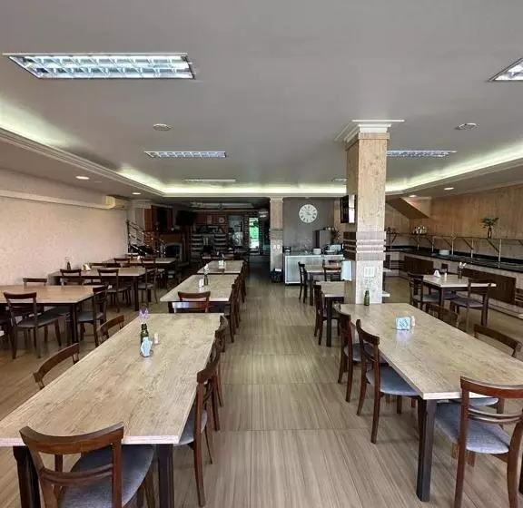 Majatalo Pousada E Restaurante Del Miro