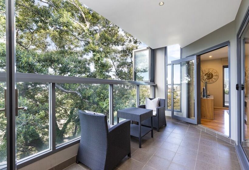 2 Bdrm North Sydney With Harbour Views