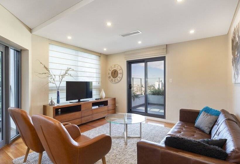 2 Bdrm North Sydney With Harbour Views