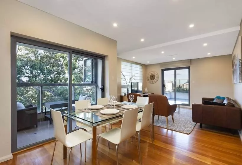 2 Bdrm North Sydney With Harbour Views