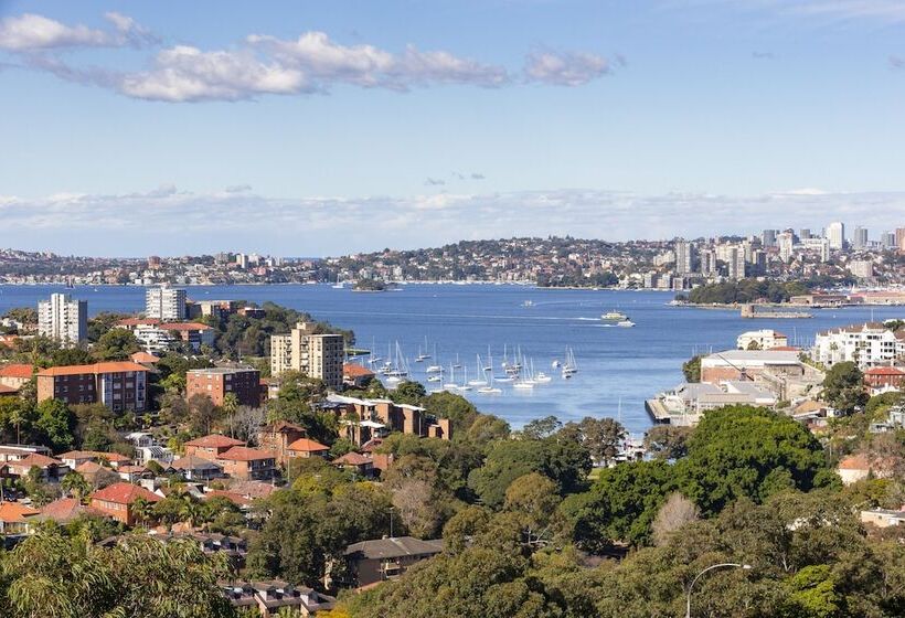 2 Bdrm North Sydney With Harbour Views