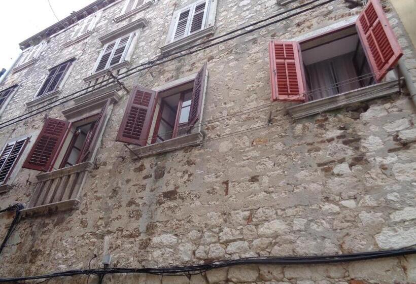 Cozy Studio Apartment Gordana In Rovinj City Center