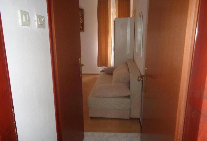 Cozy Studio Apartment Gordana In Rovinj City Center