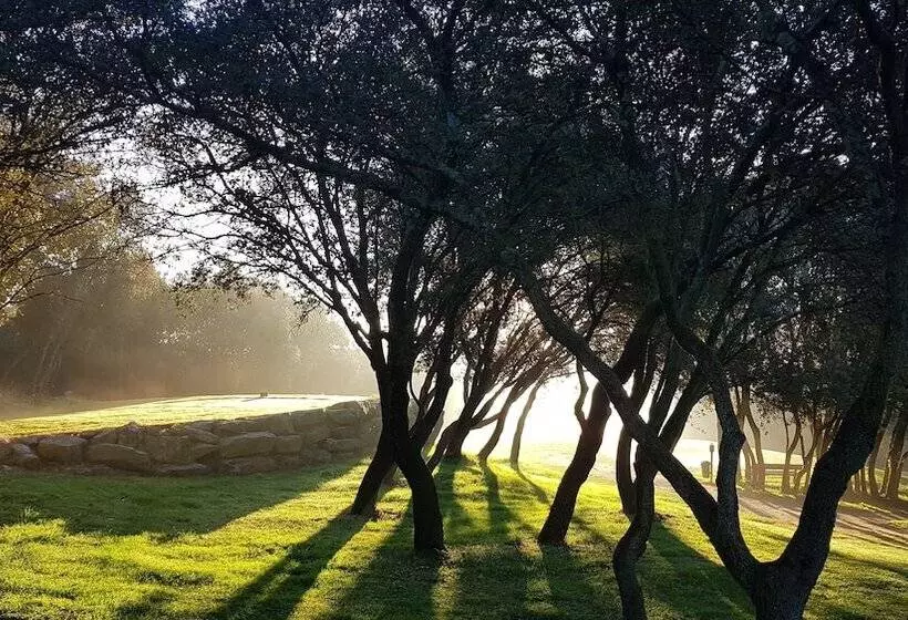 Golf & Résidence De Nîmes Vacquerolles
