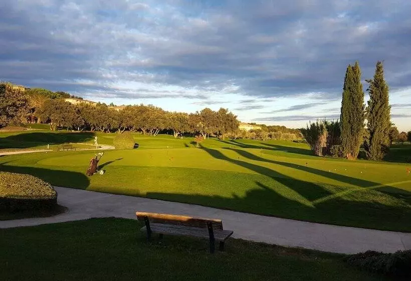 Golf & Résidence De Nîmes Vacquerolles