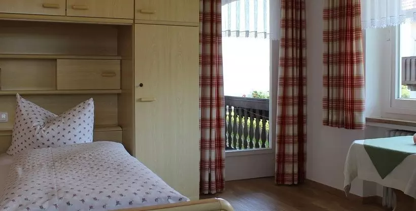 ホテル Gästehaus Alpengruß