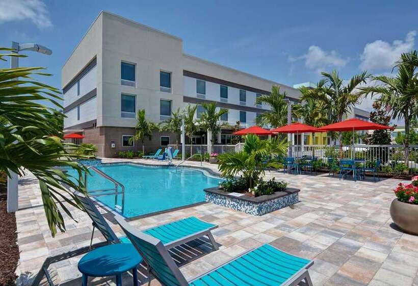 هتل Home2 Suites Naples I 75 Pine Ridge Road, Fl