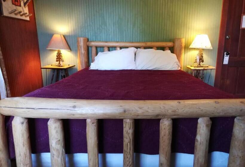 בית מלון כפרי The Woods Inn