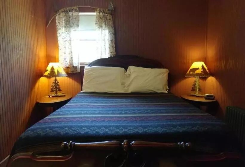 Hotelli The Woods Inn